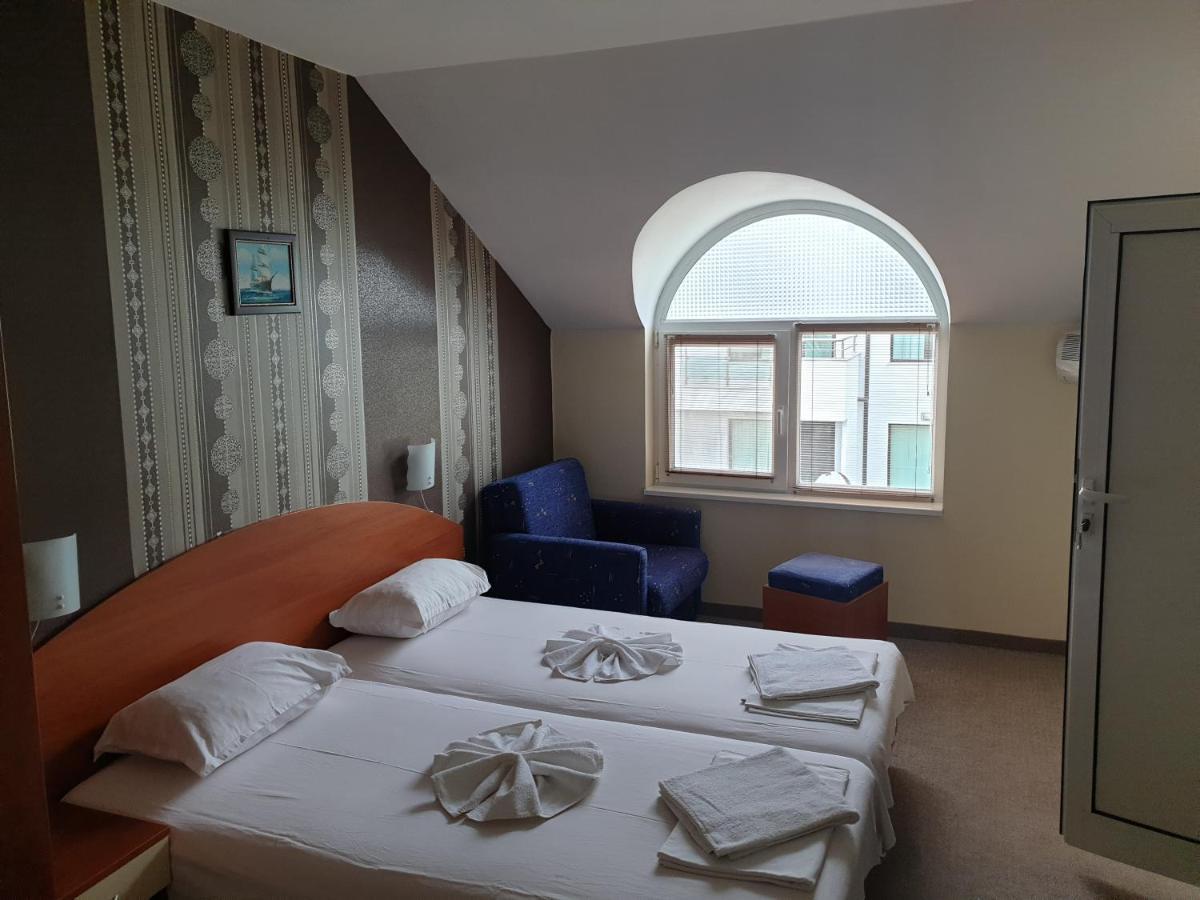 Family Hotel Diana Pomorie Ngoại thất bức ảnh
