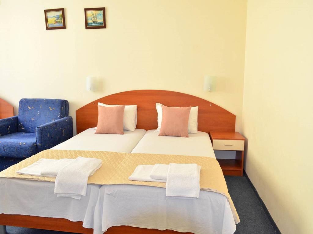Family Hotel Diana Pomorie Ngoại thất bức ảnh