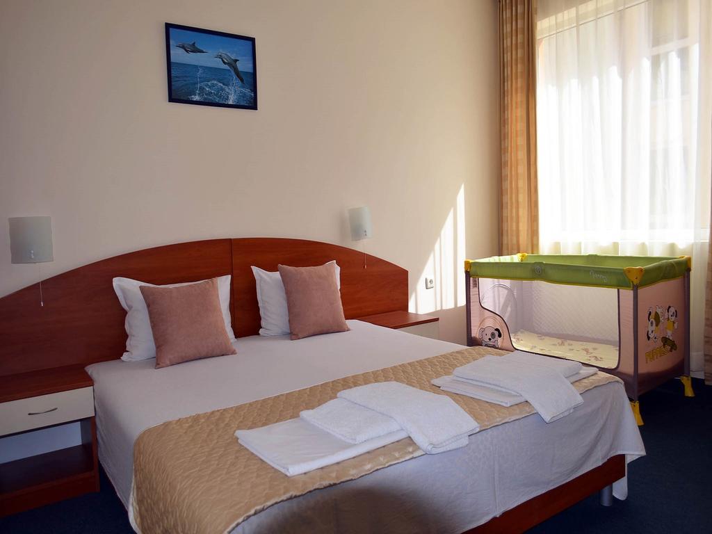 Family Hotel Diana Pomorie Ngoại thất bức ảnh