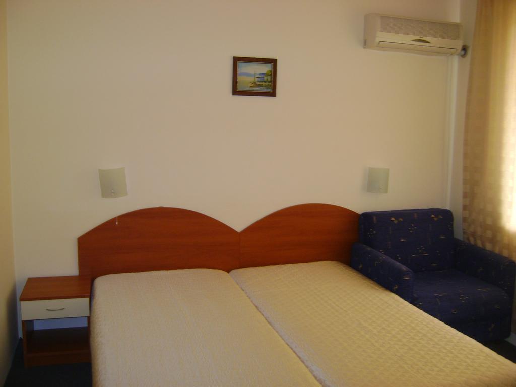 Family Hotel Diana Pomorie Ngoại thất bức ảnh