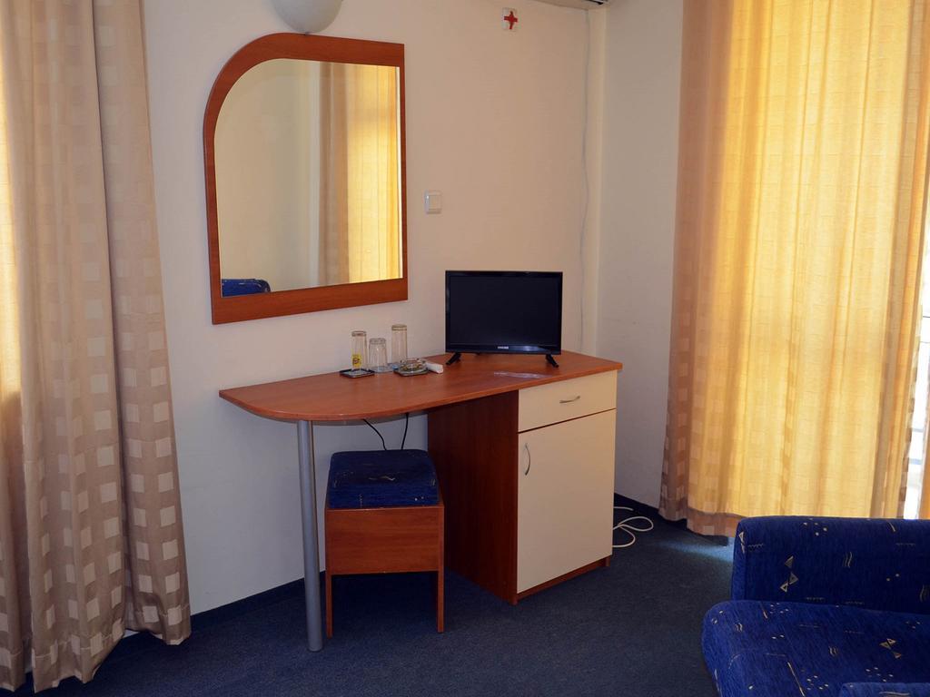 Family Hotel Diana Pomorie Ngoại thất bức ảnh